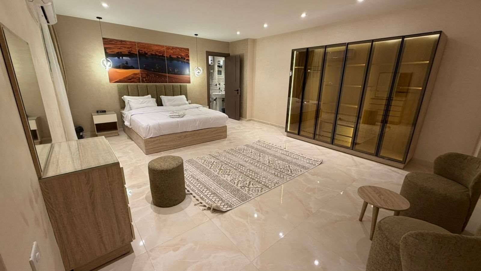 شقة فاخرة بإطلالة على النيل شقة 11A2 للإيجار والشراء والاستثمار — برج زهرة الكورنيش القاهرة مصر